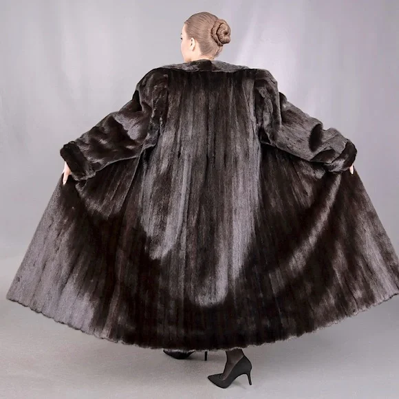 Highest Quality Mink Fur Coat!